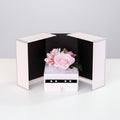 Écrin de Rose — boîte à bijoux avec fleur de savon rose parfumée, fond sombre, Les Roses De Lola

