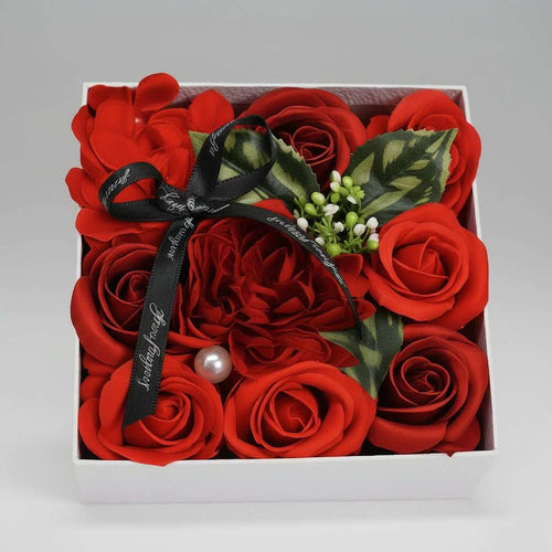 Coffret roses en savon artisanal – ambiance cadeau | Les Roses De Lola