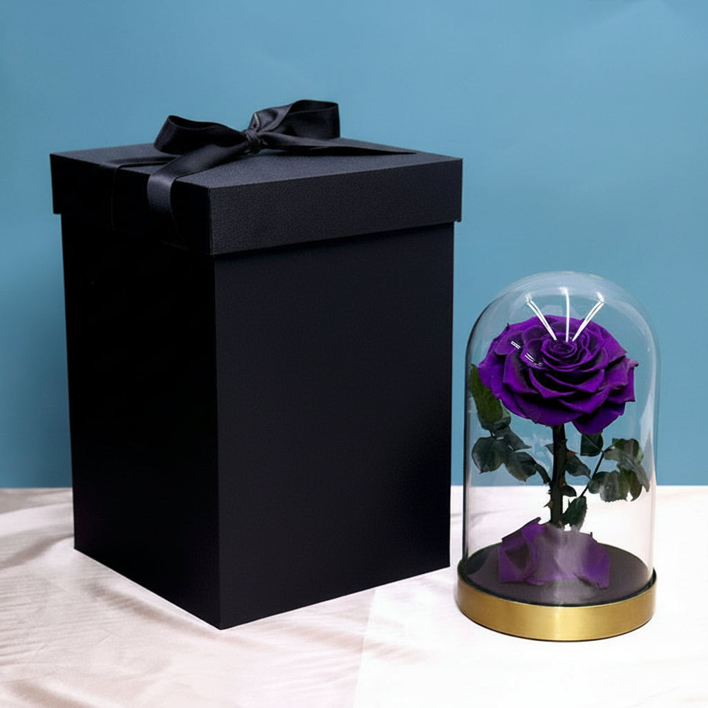 Rose éternelle grand format sous cloche en verre socle métal – coloris Violet | Les Roses De Lola