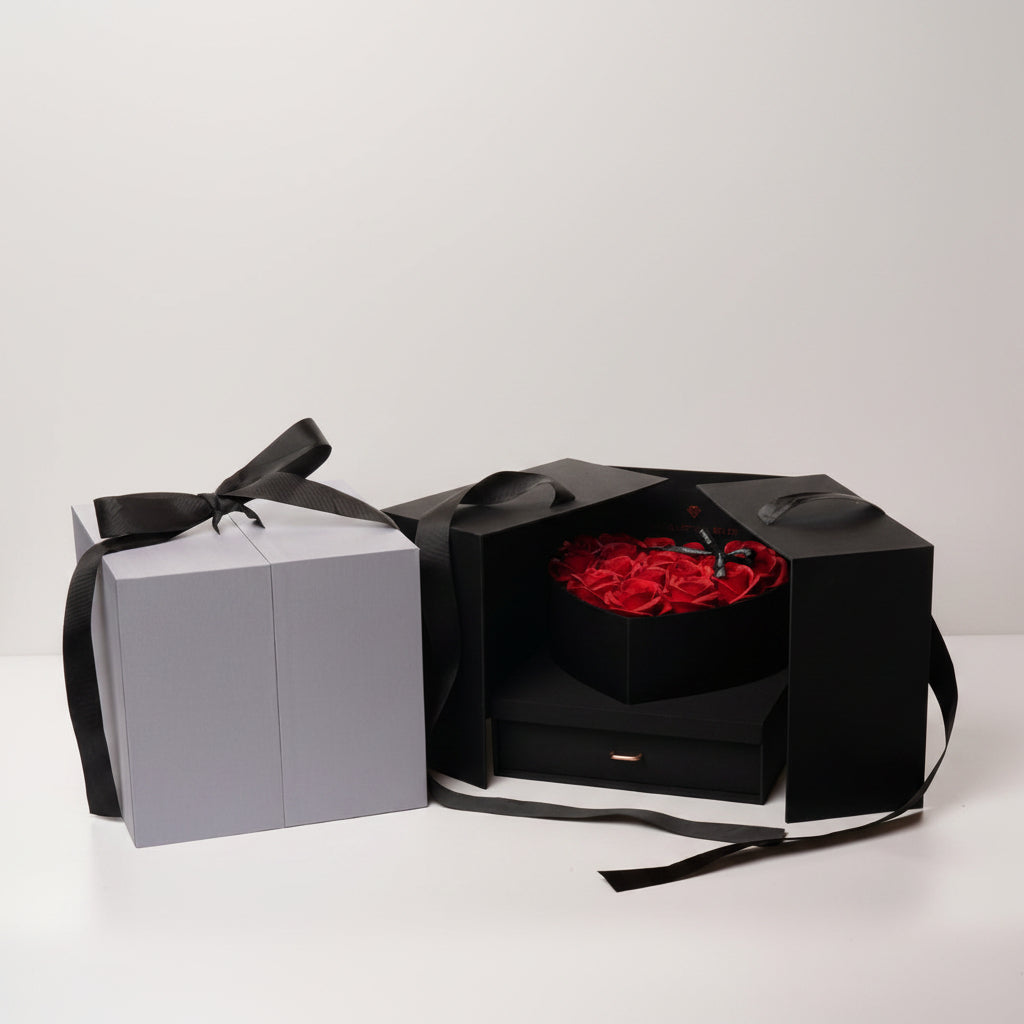 Coffret 18 roses de savon édition luxe – Coffret Gris et noir  Roses Rose Roses Rouge| Les Roses De Lola
