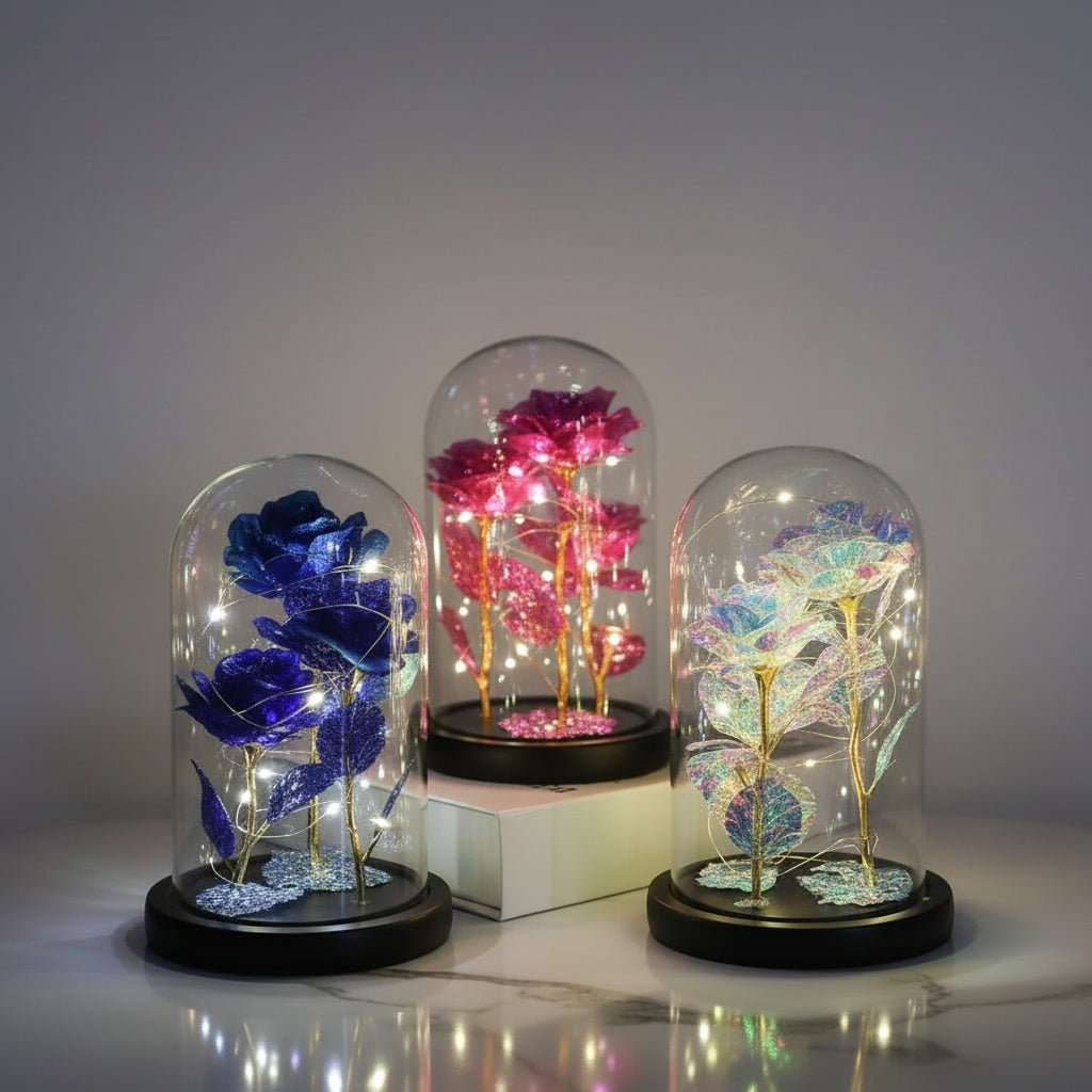 Rose dorée 24k éternelle sous dôme lumineux – vue principale | Les Roses De Lola