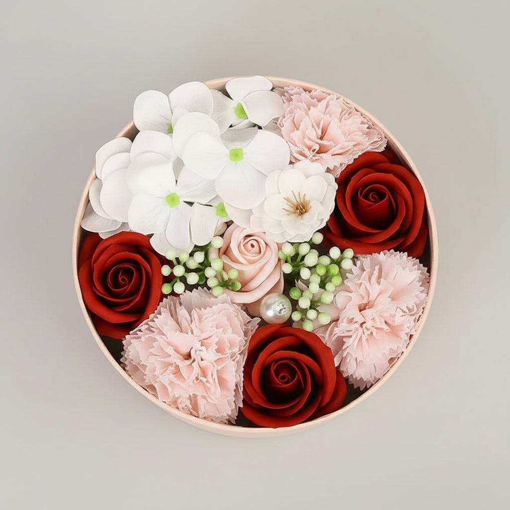 Coffret roses de savon rouge et blanc – cadeau floral naturel | Les Roses De Lola