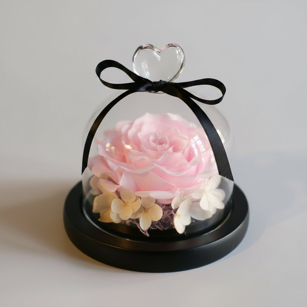 Rose préservée sous cloche – coloris rose ambiance romantique